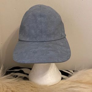Lululemon Mens gray Camo cap